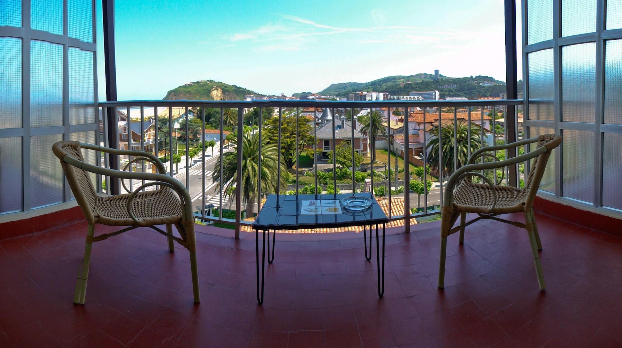 Hotel Cosmopol Laredo Esterno foto