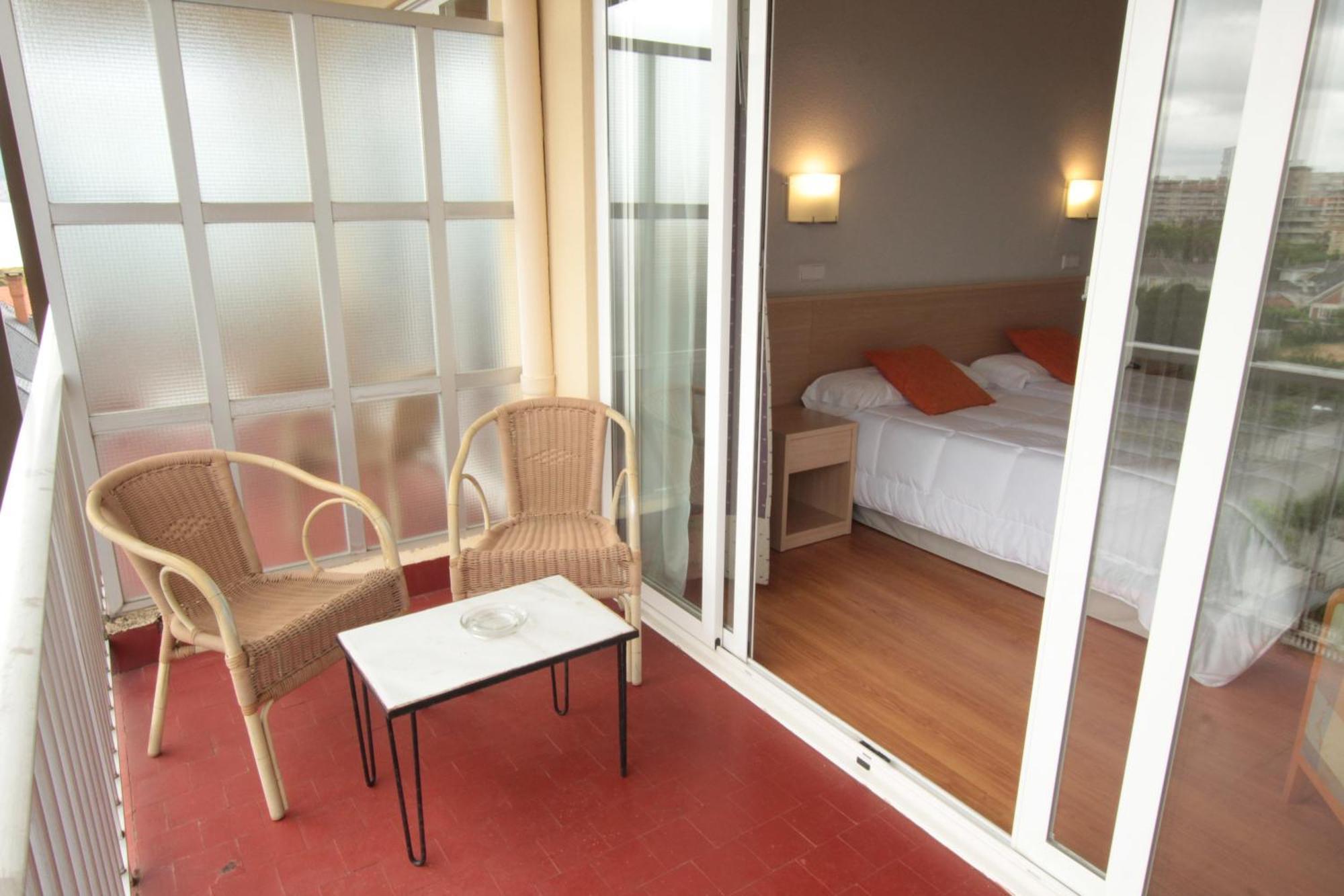 Hotel Cosmopol Laredo Esterno foto